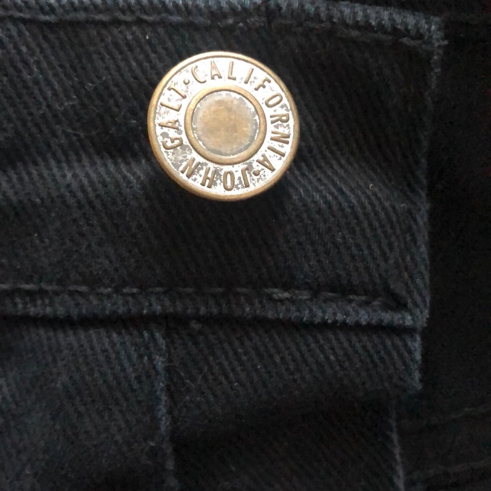 Brandy Melville John Galt black shorts - Picture 4 of 5